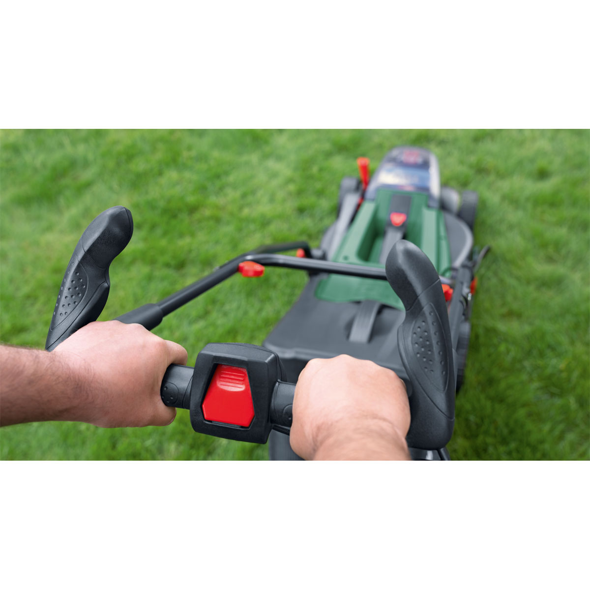 Bosch  Akku-Rasenmäher Universal Rotak 2 x 18V 37-550 | 293877 – Bild 4